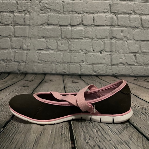 Nike Brown/ Pink Mary Janes Size 4 - Picture 5 of 6